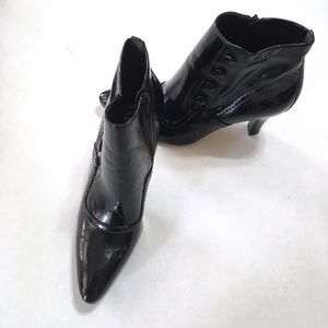 Franco Sarto Black Patent Leather Booties 7M